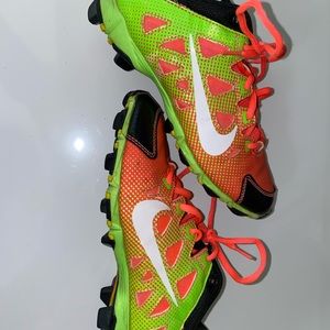 Nike Youth diamond fast flex soccer cleats, 3.5y